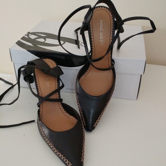 Nine West Strappy Shoes - Picture 2 of 4
